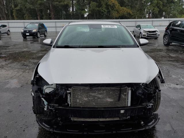 3KPF24AD7KE114049 - 2019 KIA FORTE FE Argent photo 5