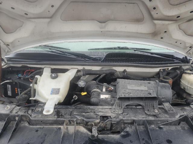 1GCWGFFF7F1105965 - 2015 CHEVROLET EXPRESS G2 WHITE photo 12