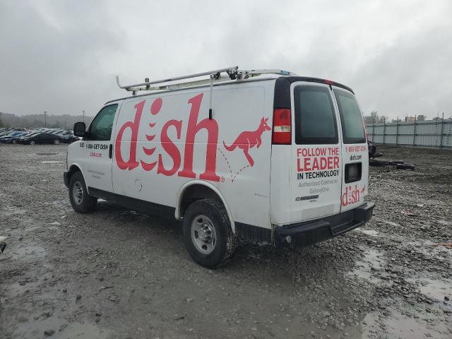 1GCWGFFF7F1105965 - 2015 CHEVROLET EXPRESS G2 WHITE photo 2