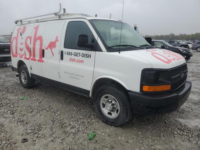 1GCWGFFF7F1105965 - 2015 CHEVROLET EXPRESS G2 WHITE photo 4