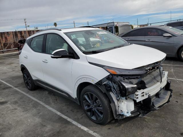 1G1FZ6S09N4103474 - 2022 CHEVROLET BOLT EUV PREMIER WHITE photo 4