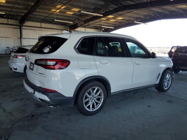 5UXCR6C53KLL05618 - 2019 BMW X5 XDRIVE40I WHITE photo 3