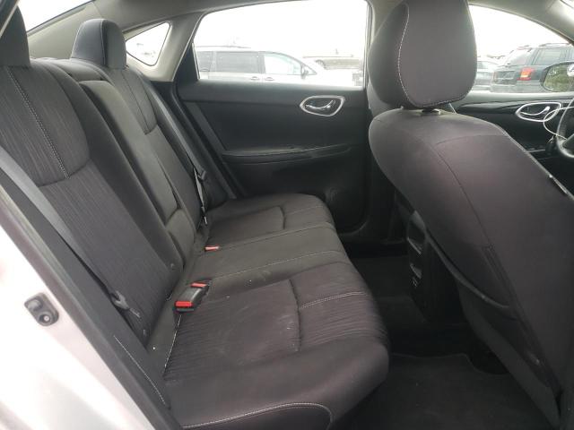 3N1AB7AP2JY264527 - 2018 NISSAN SENTRA S ვერცხლისფერი ფოტო 10