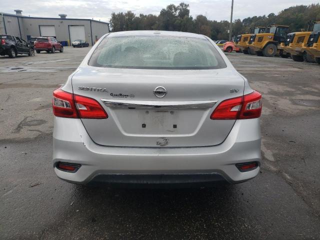 3N1AB7AP2JY264527 - 2018 NISSAN SENTRA S ვერცხლისფერი ფოტო 6