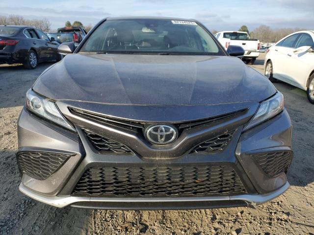 4T1K61AK6MU611335 - 2021 TOYOTA CAMRY XSE GRAY photo 5