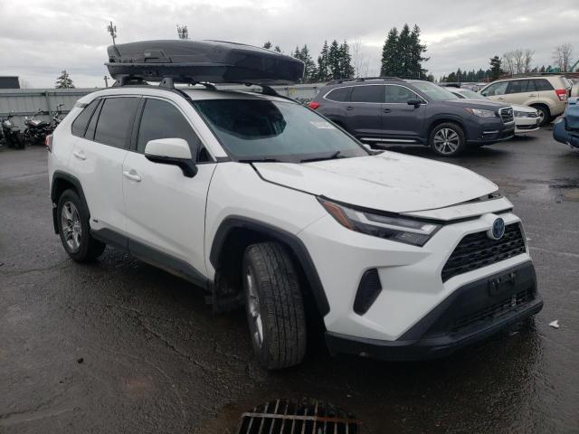 2T3RWRFV0NW139965 - 2022 TOYOTA RAV4 XLE WHITE photo 4