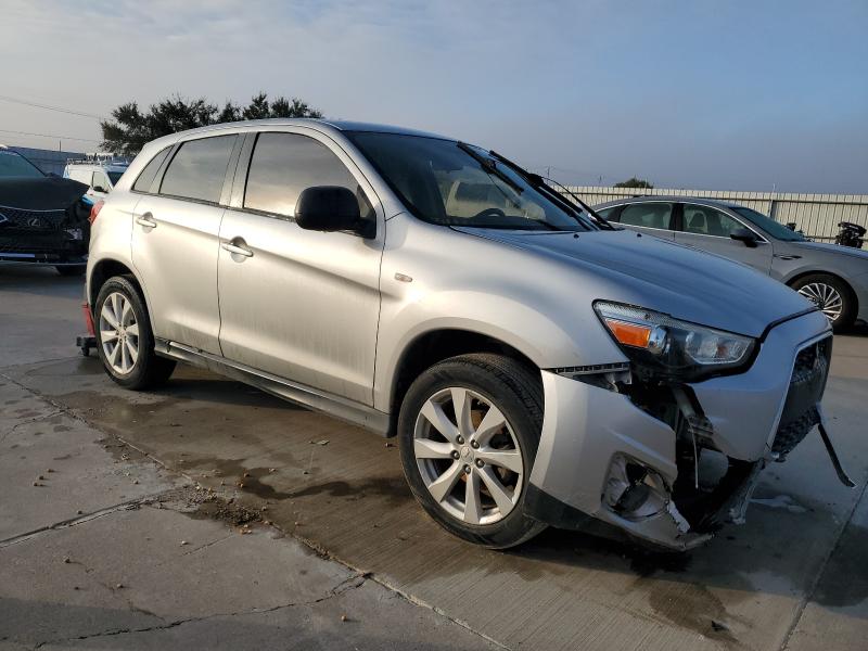 4A4AP3AUXFE007299 - 2015 MITSUBISHI OUTLANDER ES SILVER photo 4