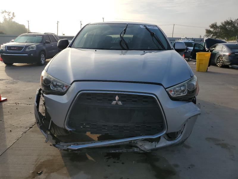 4A4AP3AUXFE007299 - 2015 MITSUBISHI OUTLANDER ES SILVER photo 5