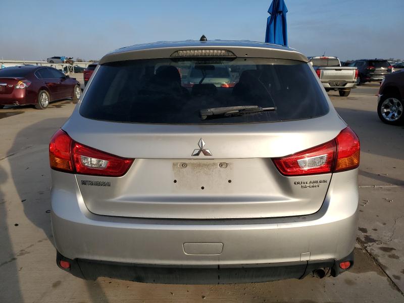 4A4AP3AUXFE007299 - 2015 MITSUBISHI OUTLANDER ES SILVER photo 6