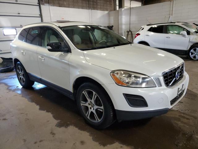 YV4902DZ8B2173958 - 2011 VOLVO XC60 T6 WHITE photo 4