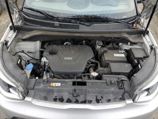 KNDJN2A27G7827061 - 2016 KIA SOUL SILVER photo 11