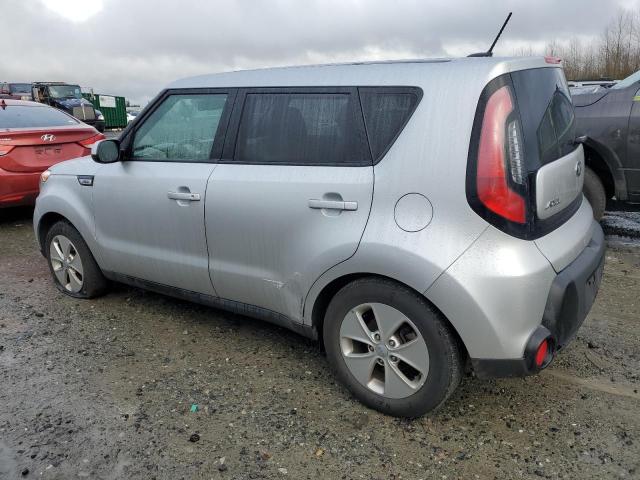 KNDJN2A27G7827061 - 2016 KIA SOUL SILVER photo 2