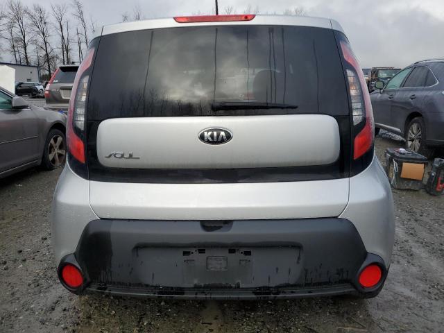 KNDJN2A27G7827061 - 2016 KIA SOUL SILVER photo 6