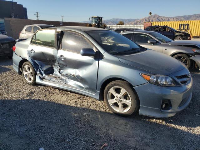 5YFBU4EE0DP116559 - 2013 TOYOTA COROLLA BASE Niebieski zdjęcie 4