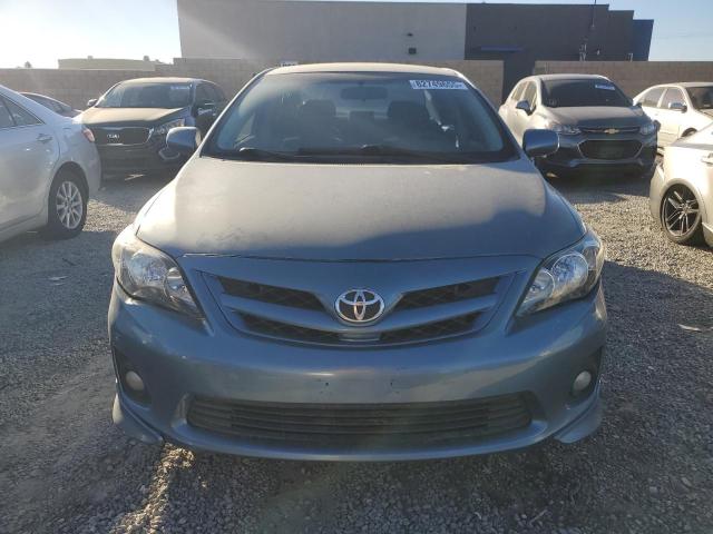 5YFBU4EE0DP116559 - 2013 TOYOTA COROLLA BASE Niebieski zdjęcie 5
