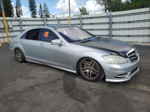 WDDNG8GB4AA334329 - 2010 MERCEDES-BENZ S 550 4MATIC SILVER photo 4