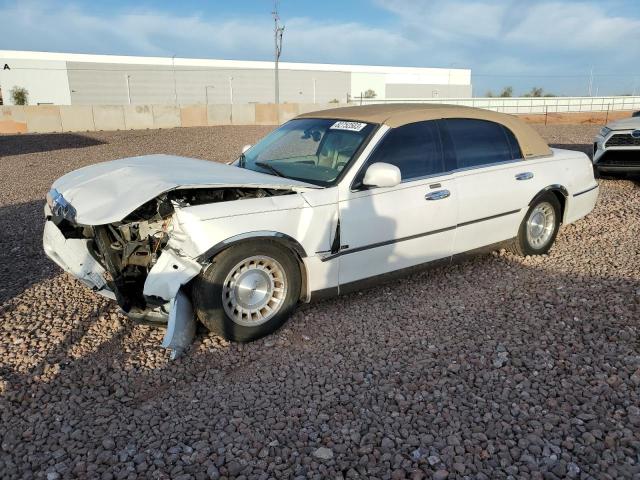 1LNHM81W2XY654630 - 1999 LINCOLN TOWN CAR EXECUTIVE WHITE photo 1