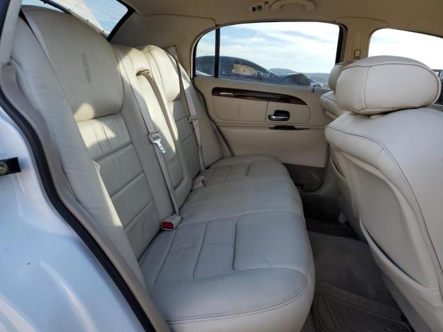 1LNHM81W2XY654630 - 1999 LINCOLN TOWN CAR EXECUTIVE WHITE photo 10