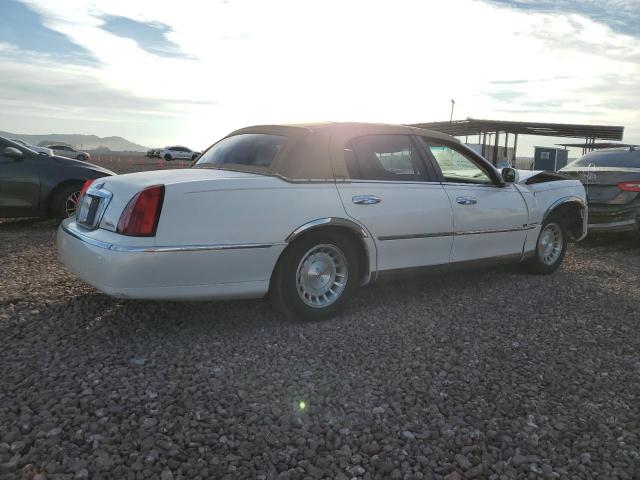 1LNHM81W2XY654630 - 1999 LINCOLN TOWN CAR EXECUTIVE WHITE photo 3