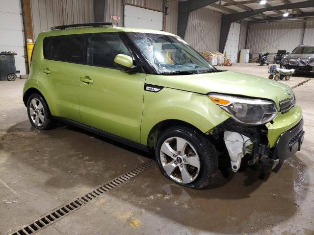 KNDJN2A28H7882944 - 2017 KIA SOUL GREEN photo 4