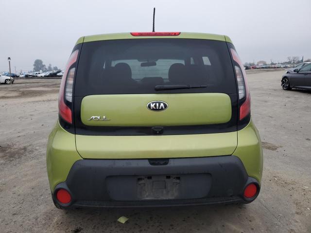 KNDJN2A25F7802917 - 2015 KIA SOUL GREEN photo 6