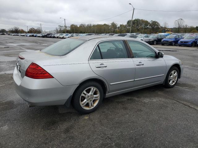 1HGCM56746A175813 - 2006 HONDA ACCORD EX SILVER photo 3