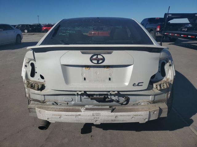 JTKJF5C76GJ018864 - 2016 TOYOTA SCION TC 白色 照片 6