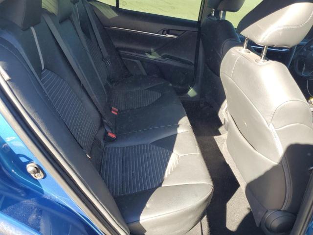 4T1B11HK8JU020083 - 2018 TOYOTA CAMRY L BLUE photo 10