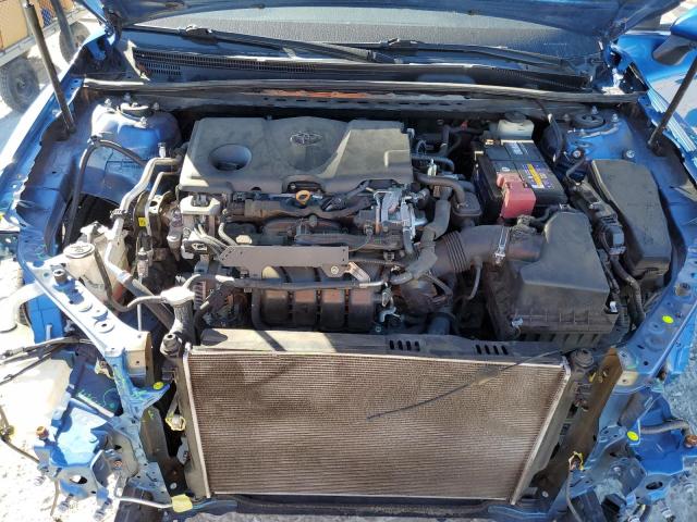 4T1B11HK8JU020083 - 2018 TOYOTA CAMRY L BLUE photo 11