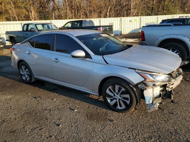 1N4BL4BV6KC202901 - 2019 NISSAN ALTIMA S SILVER photo 4