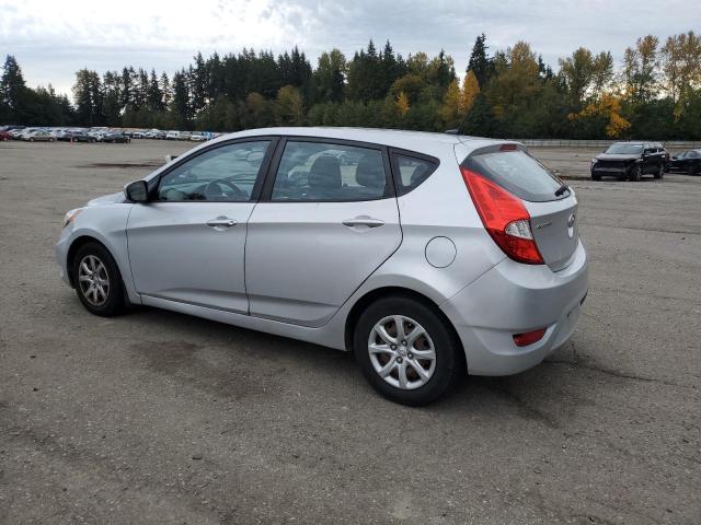 KMHCT5AE0DU066599 - 2013 HYUNDAI ACCENT GLS 银色 照片 2