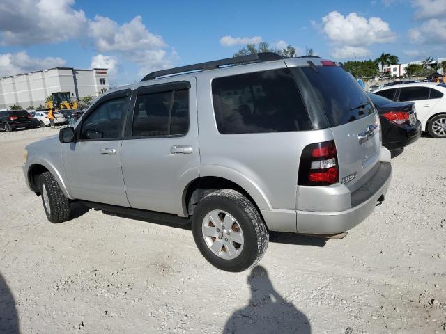1FMEU6DE6AUB07868 - 2010 FORD EXPLORER XLT SILVER photo 2