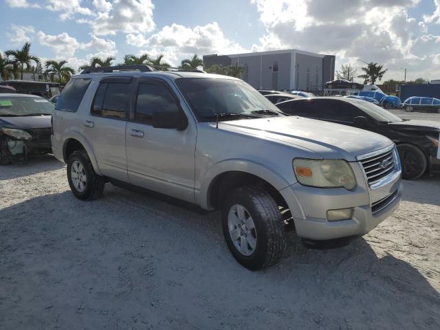 1FMEU6DE6AUB07868 - 2010 FORD EXPLORER XLT SILVER photo 4