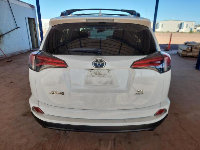 JTMBFREV4HJ131549 - 2017 TOYOTA RAV4 LE Белый фото 6