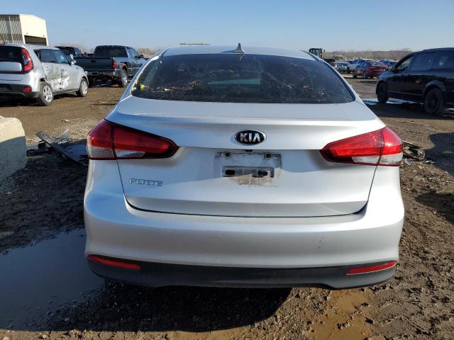 3KPFL4A76HE110591 - 2017 KIA FORTE LX SILVER photo 6