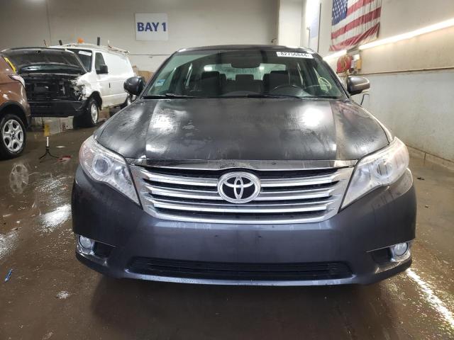 4T1BK3DB9BU386330 - 2011 TOYOTA AVALON BASE 灰色 照片 5