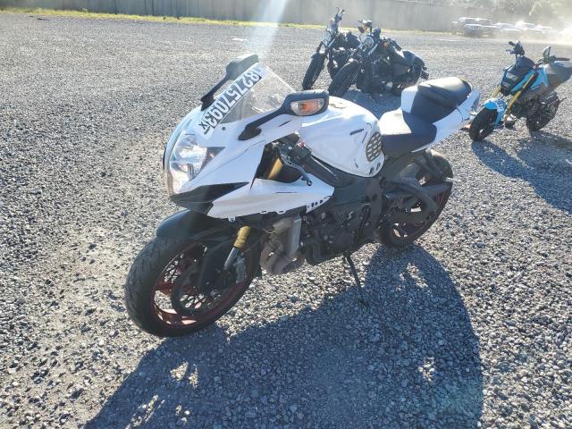 JS1GN7FA4H2101402 - 2017 SUZUKI GSX-R600 WHITE photo 2