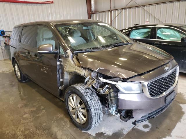 KNDMB5C16H6244838 - 2017 KIA SEDONA LX BROWN photo 4