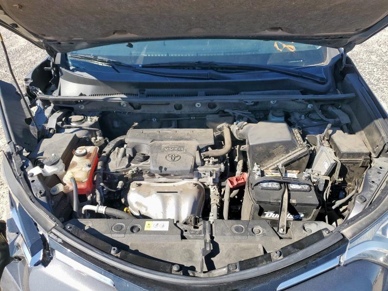 JTMZFREVXHJ142778 - 2017 TOYOTA RAV4 LE Grau Foto 12
