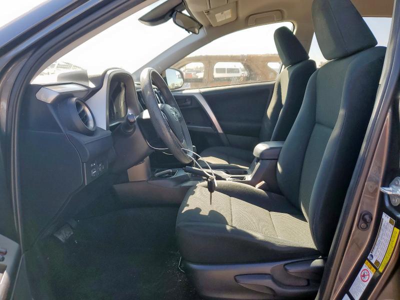 JTMZFREVXHJ142778 - 2017 TOYOTA RAV4 LE Grau Foto 7