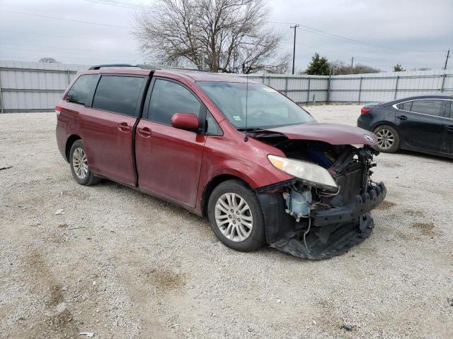 5TDYK3DC5CS195825 - 2012 TOYOTA SIENNA XLE RED photo 4