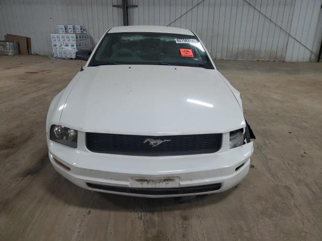 1ZVFT80N755186686 - 2005 FORD MUSTANG WHITE photo 5