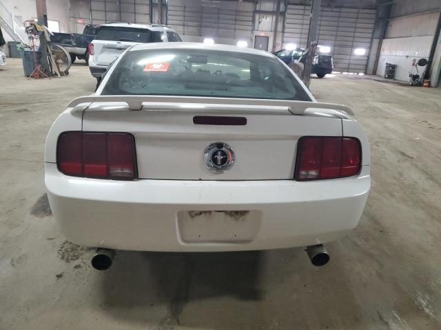 1ZVFT80N755186686 - 2005 FORD MUSTANG WHITE photo 6