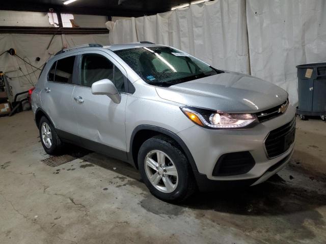 KL7CJPSB0JB598210 - 2018 CHEVROLET TRAX 1LT Күміс фото 4
