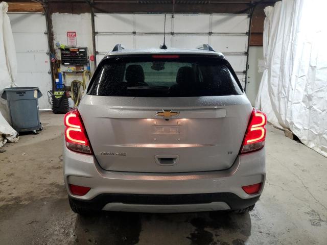 KL7CJPSB0JB598210 - 2018 CHEVROLET TRAX 1LT Күміс фото 6