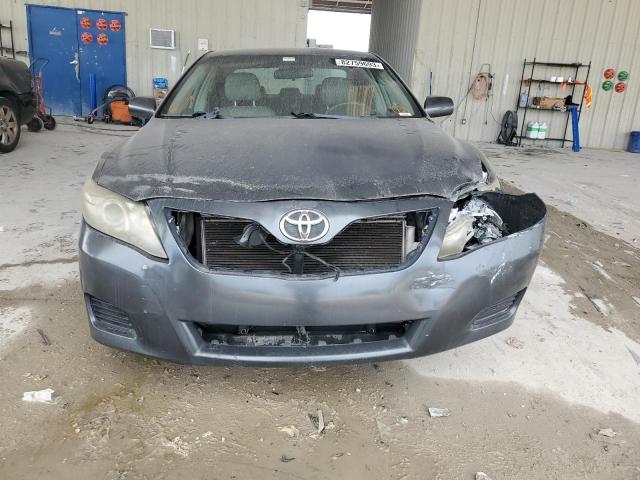 4T1BF3EK2BU127746 - 2011 TOYOTA CAMRY BASE GRAY photo 5