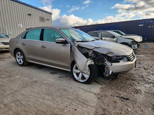 1VWAT7A33FC079200 - 2015 VOLKSWAGEN PASSAT S GOLD photo 4