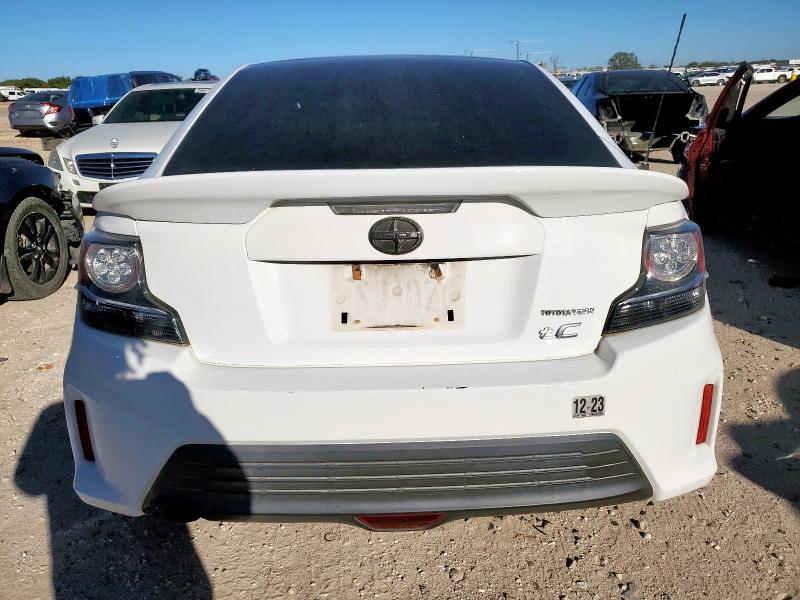 JTKJF5C72E3073796 - 2014 TOYOTA SCION TC Weiß Foto 6