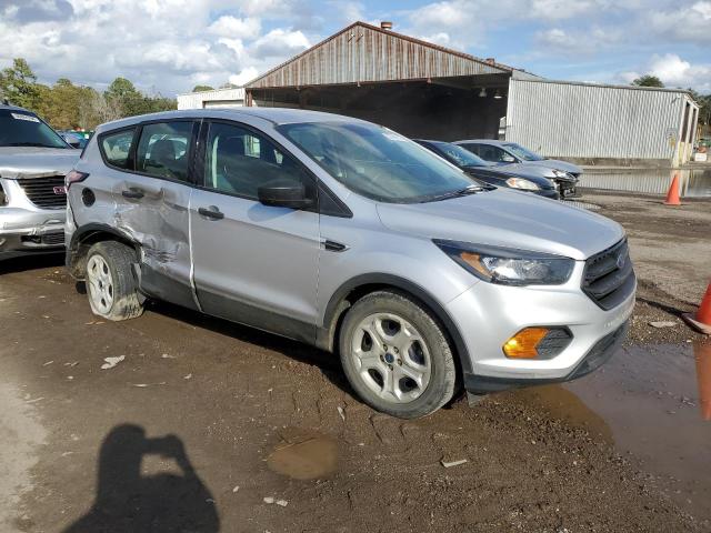 1FMCU0F75JUC17085 - 2018 FORD ESCAPE S SILVER photo 4