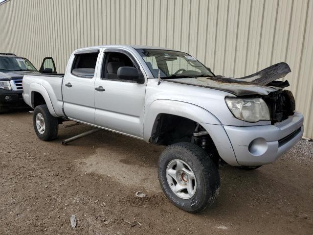 3TMKU72N57M010173 - 2007 TOYOTA TACOMA DOUBLE CAB PRERUNNER LONG BED SILVER photo 4